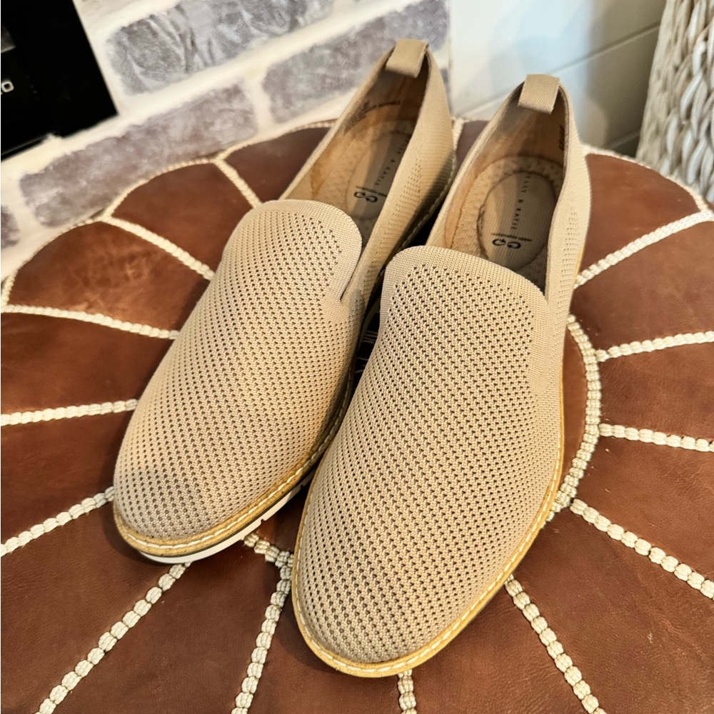 Extra comfortable taupe flats Kelly & Katie